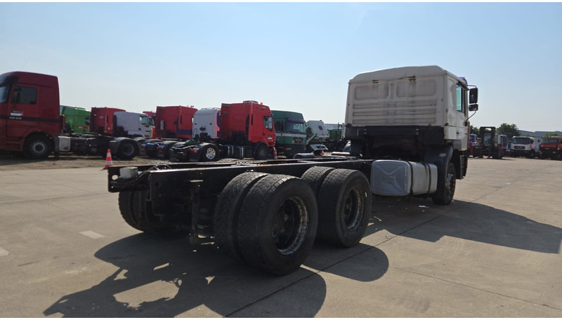 MAN 26.414 (6X4 / 6 CYLINDER / MANUAL GEARBOX / 10 TYRES / LONG CHASSIS / EURO 2) - Camião chassi: foto 5 MAN 26.414 (6X4 / 6 CYLINDER / MANUAL GEARBOX / 10 TYRES / LONG CHASSIS / EURO 2) - Camião chassi: foto 5