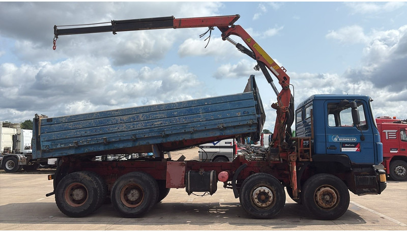MAN 35.362 (6 CYLINDER / MANUAL PUMP / 8X4 / FALFINGER CRANE PK80 / STEEL SUSP.) - Camião basculante, Camião grua: foto 5 MAN 35.362 (6 CYLINDER / MANUAL PUMP / 8X4 / FALFINGER CRANE PK80 / STEEL SUSP.) - Camião basculante, Camião grua: foto 5