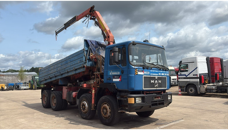 MAN 35.362 (6 CYLINDER / MANUAL PUMP / 8X4 / FALFINGER CRANE PK80 / STEEL SUSP.) - Camião basculante, Camião grua: foto 3 MAN 35.362 (6 CYLINDER / MANUAL PUMP / 8X4 / FALFINGER CRANE PK80 / STEEL SUSP.) - Camião basculante, Camião grua: foto 3