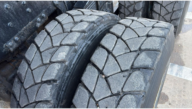 Camião basculante MAN 35.414 (6 CYLINDER / 8X6 / BIG AXLES / STEEL SUSP. / LAMES / GRAND PONT): foto 14