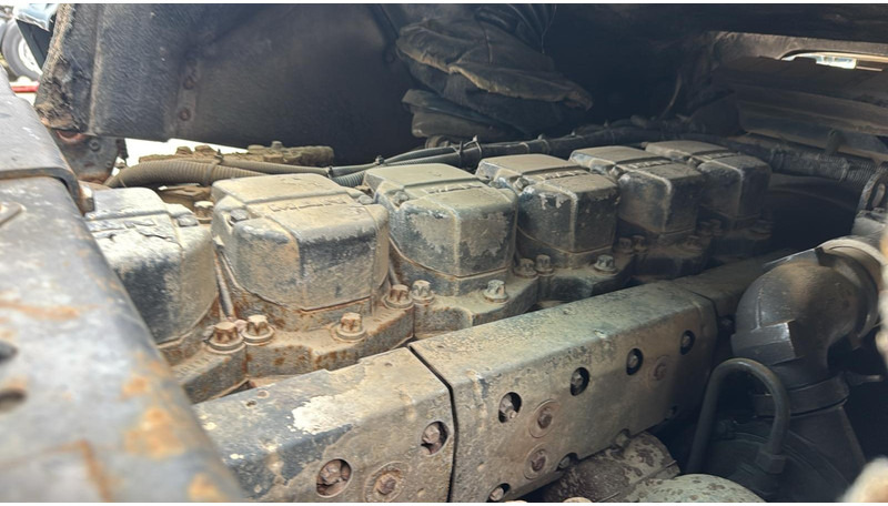 Camião basculante MAN 35.414 (6 CYLINDER / GOOD CONDITION / 8X4 / BIG AXLE / STEEL SUSP.): foto 18 Camião basculante MAN 35.414 (6 CYLINDER / GOOD CONDITION / 8X4 / BIG AXLE / STEEL SUSP.): foto 18