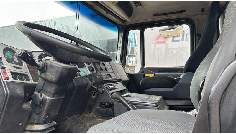 Camião basculante MAN 35.414 (6 CYLINDER / GOOD CONDITION / 8X4 / BIG AXLE / STEEL SUSP.): foto 12 Camião basculante MAN 35.414 (6 CYLINDER / GOOD CONDITION / 8X4 / BIG AXLE / STEEL SUSP.): foto 12