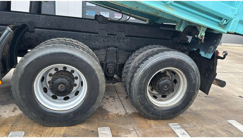 Camião basculante MAN 35.414 (6 CYLINDER / GOOD CONDITION / 8X4 / BIG AXLE / STEEL SUSP.): foto 13 Camião basculante MAN 35.414 (6 CYLINDER / GOOD CONDITION / 8X4 / BIG AXLE / STEEL SUSP.): foto 13