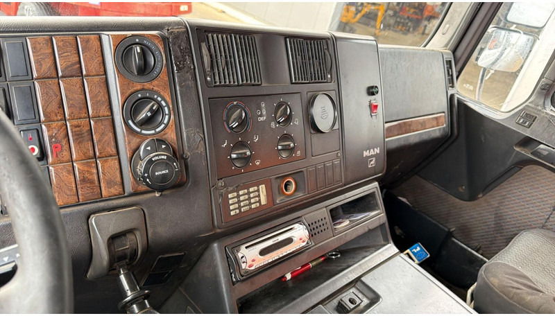 Leasing de MAN 41.414 (BIG AXLES / 41 TONS / GRAND PONT / LAMES / 6 CYLINDER) MAN 41.414 (BIG AXLES / 41 TONS / GRAND PONT / LAMES / 6 CYLINDER): foto 16 Leasing de MAN 41.414 (BIG AXLES / 41 TONS / GRAND PONT / LAMES / 6 CYLINDER) MAN 41.414 (BIG AXLES / 41 TONS / GRAND PONT / LAMES / 6 CYLINDER): foto 16