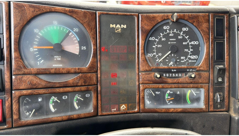 Leasing de MAN 41.414 (BIG AXLES / 41 TONS / GRAND PONT / LAMES / 6 CYLINDER) MAN 41.414 (BIG AXLES / 41 TONS / GRAND PONT / LAMES / 6 CYLINDER): foto 15 Leasing de MAN 41.414 (BIG AXLES / 41 TONS / GRAND PONT / LAMES / 6 CYLINDER) MAN 41.414 (BIG AXLES / 41 TONS / GRAND PONT / LAMES / 6 CYLINDER): foto 15