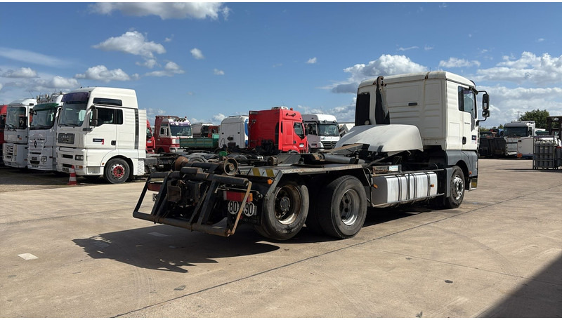 MAN TGA 28.480 (MANUAL PUMP / POMPE MANUELLE / BOITE MANUAL / MANUAL GEARBOX) - Camião chassi: foto 4 MAN TGA 28.480 (MANUAL PUMP / POMPE MANUELLE / BOITE MANUAL / MANUAL GEARBOX) - Camião chassi: foto 4