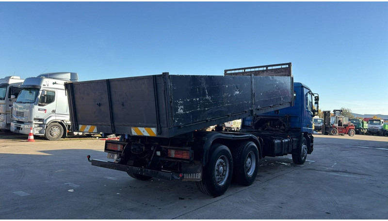 Mercedes-Benz ACTROS 2535 (EPS / BENNE / TIPPER / 8 ROUES / 3 PEDALES) - Camião basculante: foto 4 Mercedes-Benz ACTROS 2535 (EPS / BENNE / TIPPER / 8 ROUES / 3 PEDALES) - Camião basculante: foto 4