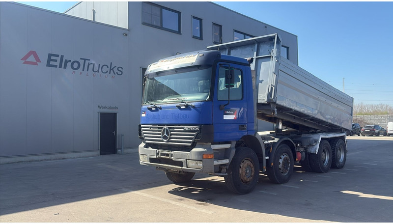 Mercedes-Benz ACTROS 3243 (FREINS TAMBOUR / EPS / 3 PEDALES / LAMES / GRAND PONT / STEEL SUSP. / V6) - Camião basculante: foto 1 Mercedes-Benz ACTROS 3243 (FREINS TAMBOUR / EPS / 3 PEDALES / LAMES / GRAND PONT / STEEL SUSP. / V6) - Camião basculante: foto 1