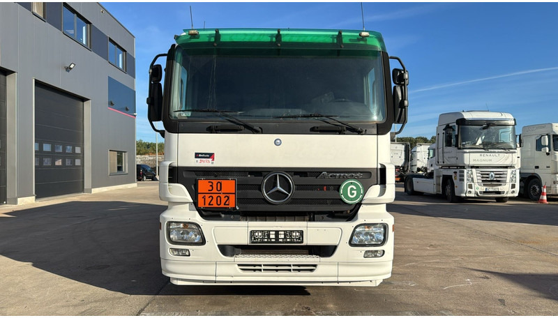 Mercedes-Benz Actros 1841 (14000 L / EPS / 3 PEDALES / PARFAIT ETAT !! / V6 / MP2) - Caminhão tanque: foto 2 Mercedes-Benz Actros 1841 (14000 L / EPS / 3 PEDALES / PARFAIT ETAT !! / V6 / MP2) - Caminhão tanque: foto 2