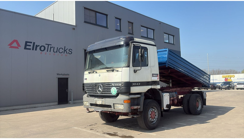 Mercedes-Benz Actros 1843 (4X4 / EPS / GRAND PONT / LAMES / V6 / 2 PONTS) - Camião basculante: foto 1 Mercedes-Benz Actros 1843 (4X4 / EPS / GRAND PONT / LAMES / V6 / 2 PONTS) - Camião basculante: foto 1
