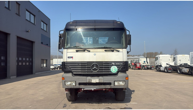 Mercedes-Benz Actros 1843 (4X4 / EPS / GRAND PONT / LAMES / V6 / 2 PONTS) - Camião basculante: foto 3 Mercedes-Benz Actros 1843 (4X4 / EPS / GRAND PONT / LAMES / V6 / 2 PONTS) - Camião basculante: foto 3