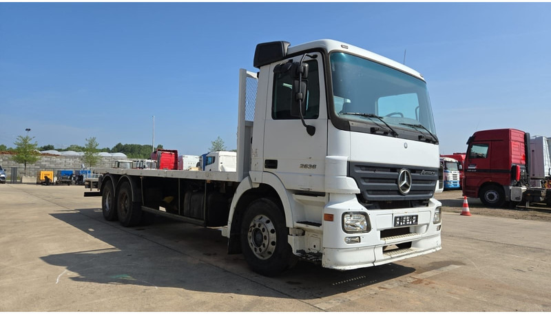 Mercedes-Benz Actros 2636 (6X4 / LAMES / GRAND PONT / MP2 / STEEL SUSP. / BOITE MANUELLE / MANUAL GEARBOX / 9M CHASSIS !!!) - Camião de caixa aberta/ Plataforma: foto 3 Mercedes-Benz Actros 2636 (6X4 / LAMES / GRAND PONT / MP2 / STEEL SUSP. / BOITE MANUELLE / MANUAL GEARBOX / 9M CHASSIS !!!) - Camião de caixa aberta/ Plataforma: foto 3