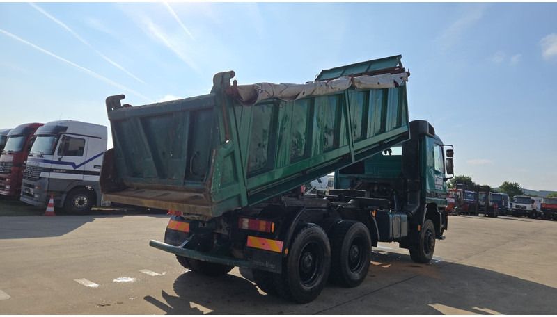 Mercedes-Benz Actros 3331 (BOITE MANUELLE / 6X6 / LAMES / GRAND PONT / V6) - Camião basculante: foto 5 Mercedes-Benz Actros 3331 (BOITE MANUELLE / 6X6 / LAMES / GRAND PONT / V6) - Camião basculante: foto 5