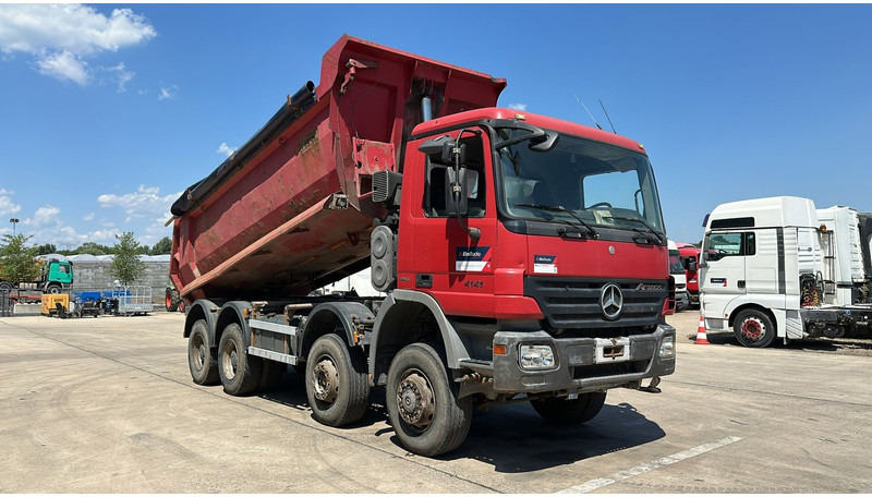 Mercedes-Benz Actros 4141 (8X6 / LAMES / STEEL / BIG AXLE / GRAND PONT / TAMBOURS / MANUAL GETRIEBE / MANUAL GEARBOX) - Camião basculante: foto 3 Mercedes-Benz Actros 4141 (8X6 / LAMES / STEEL / BIG AXLE / GRAND PONT / TAMBOURS / MANUAL GETRIEBE / MANUAL GEARBOX) - Camião basculante: foto 3