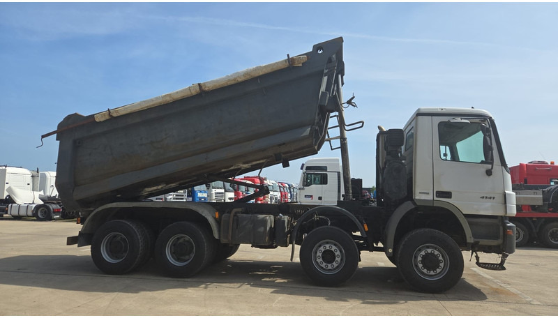Mercedes-Benz Actros 4141 (EPS / 8X6 / GRAND PONT / BIG AXLE / LAMES / STEEL / V6) - Camião basculante: foto 4 Mercedes-Benz Actros 4141 (EPS / 8X6 / GRAND PONT / BIG AXLE / LAMES / STEEL / V6) - Camião basculante: foto 4