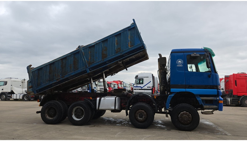 Mercedes-Benz Actros 4143 (EPS / 8X6 / LAMES / GRAND PONT / V6 / 3 PEDALES / MP1) - Camião basculante: foto 4 Mercedes-Benz Actros 4143 (EPS / 8X6 / LAMES / GRAND PONT / V6 / 3 PEDALES / MP1) - Camião basculante: foto 4