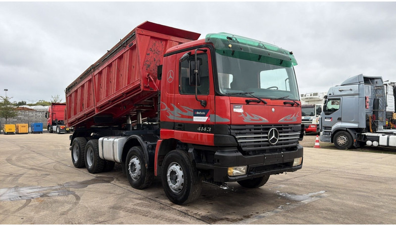 Mercedes-Benz Actros 4143 (GRAND PONT / BOITE MANUELLE / LAMES / 8X4 / STEEL SUSP.) - Camião basculante: foto 3 Mercedes-Benz Actros 4143 (GRAND PONT / BOITE MANUELLE / LAMES / 8X4 / STEEL SUSP.) - Camião basculante: foto 3