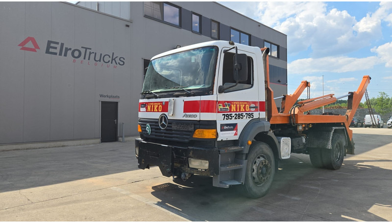 Mercedes-Benz Atego 1823 (BIG AXLE / STEEL SUSP. / LAMES / BOITE MANUELLE / MANUAL GETRIEBE) - Camião transportador de contêineres/ Caixa móvel: foto 1 Mercedes-Benz Atego 1823 (BIG AXLE / STEEL SUSP. / LAMES / BOITE MANUELLE / MANUAL GETRIEBE) - Camião transportador de contêineres/ Caixa móvel: foto 1