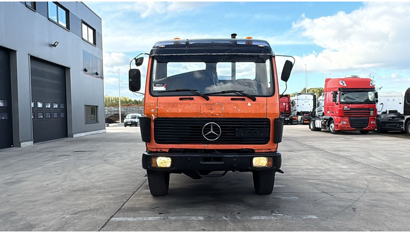 Mercedes-Benz SK 1622 (4X4 / LAMES / GRAND PONT / V6 / BIG AXLE / POMPE MANUELLE) - Camião chassi: foto 2 Mercedes-Benz SK 1622 (4X4 / LAMES / GRAND PONT / V6 / BIG AXLE / POMPE MANUELLE) - Camião chassi: foto 2