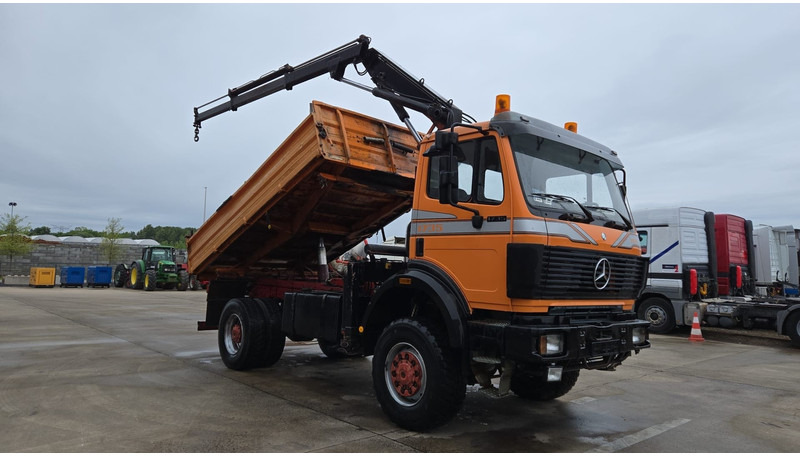 Mercedes-Benz SK 1735 (V8 2X TURBO / 4X4 / PARFAIT ETAT !!!! / GRUE / LAMES / GRAND PONT / TOP CONDITION !!!) - Camião basculante, Camião grua: foto 3 Mercedes-Benz SK 1735 (V8 2X TURBO / 4X4 / PARFAIT ETAT !!!! / GRUE / LAMES / GRAND PONT / TOP CONDITION !!!) - Camião basculante, Camião grua: foto 3