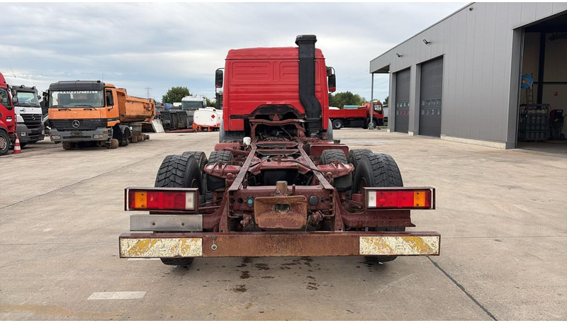 Mercedes-Benz SK 2233 (GRAND PONT / V8 AVEC 2X TURBO / BIG AXLE) - Camião chassi: foto 5 Mercedes-Benz SK 2233 (GRAND PONT / V8 AVEC 2X TURBO / BIG AXLE) - Camião chassi: foto 5