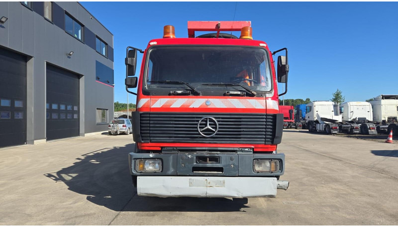 Mercedes-Benz SK 2435 (15.000 L / V8 AVEC 2X TURBO / BOITE MANUELLE / TRES BONNE ETAT / GRAND PONT) - Caminhão limpa fossa: foto 2 Mercedes-Benz SK 2435 (15.000 L / V8 AVEC 2X TURBO / BOITE MANUELLE / TRES BONNE ETAT / GRAND PONT) - Caminhão limpa fossa: foto 2