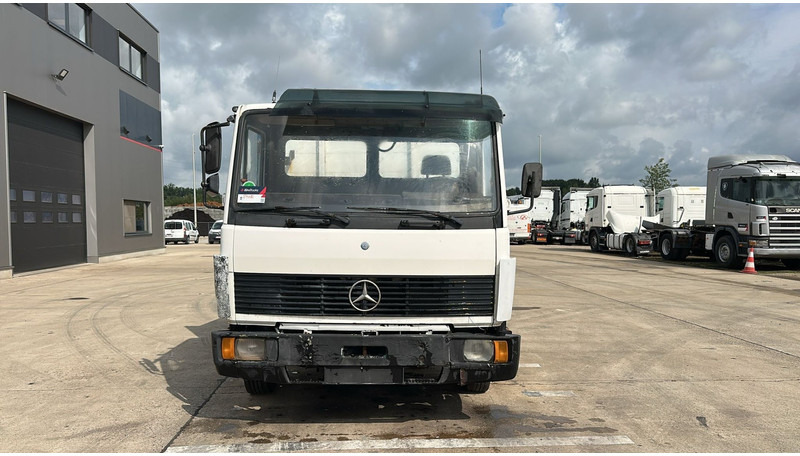 Mercedes-Benz SK 809 (POMPE MANUELLE / MANUAL PUMP / HELPER / AUXILAIRY / SPER / STEEL SUSP.) - Camião basculante: foto 1 Mercedes-Benz SK 809 (POMPE MANUELLE / MANUAL PUMP / HELPER / AUXILAIRY / SPER / STEEL SUSP.) - Camião basculante: foto 1