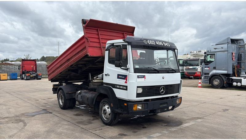 Mercedes-Benz SK 814 (SPER / AUXILAIRY / MANUAL PUMP / STEEL SUSP. / 6 CYLINDER / 3 WAY TIPPER / PERFECT) - Camião basculante: foto 3 Mercedes-Benz SK 814 (SPER / AUXILAIRY / MANUAL PUMP / STEEL SUSP. / 6 CYLINDER / 3 WAY TIPPER / PERFECT) - Camião basculante: foto 3
