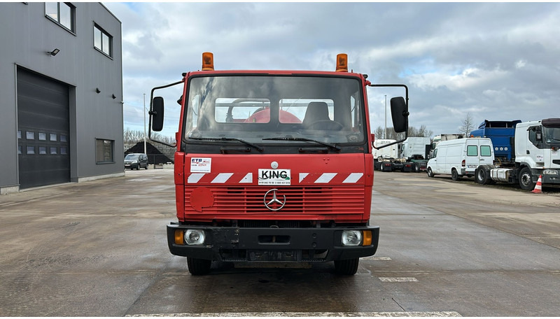 Mercedes-Benz SK 814 (VIDANGEUR / VACUUM / AUXILAIRY / SPER / STEEL SUSP. / LAMES) - Caminhão limpa fossa: foto 2 Mercedes-Benz SK 814 (VIDANGEUR / VACUUM / AUXILAIRY / SPER / STEEL SUSP. / LAMES) - Caminhão limpa fossa: foto 2