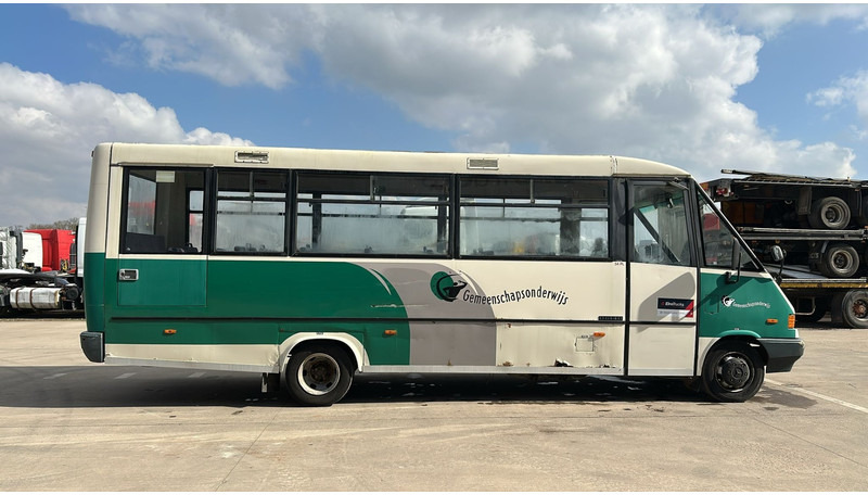 Mercedes-Benz Vario 614 (BELGIAN BUS / MANUAL PUMP / POMPE MANUELLE / BOITE MANUELLE / LAMES) - Ônibus urbano: foto 4 Mercedes-Benz Vario 614 (BELGIAN BUS / MANUAL PUMP / POMPE MANUELLE / BOITE MANUELLE / LAMES) - Ônibus urbano: foto 4
