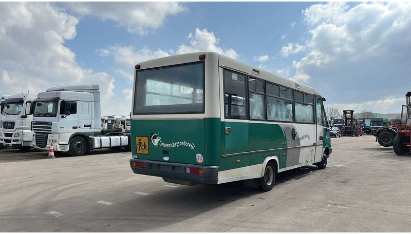 Mercedes-Benz Vario 614 (BELGIAN BUS / MANUAL PUMP / POMPE MANUELLE / BOITE MANUELLE / LAMES) - Ônibus urbano: foto 5 Mercedes-Benz Vario 614 (BELGIAN BUS / MANUAL PUMP / POMPE MANUELLE / BOITE MANUELLE / LAMES) - Ônibus urbano: foto 5