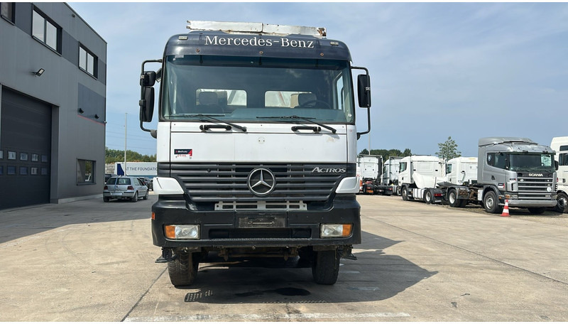 Mercedes-Benz actros 4140 (8X8 / BOITE MANUELLE / MANUAL GEARBOX / LAMES / GRAND PONT / BIG AXLE) - Camião basculante: foto 2 Mercedes-Benz actros 4140 (8X8 / BOITE MANUELLE / MANUAL GEARBOX / LAMES / GRAND PONT / BIG AXLE) - Camião basculante: foto 2