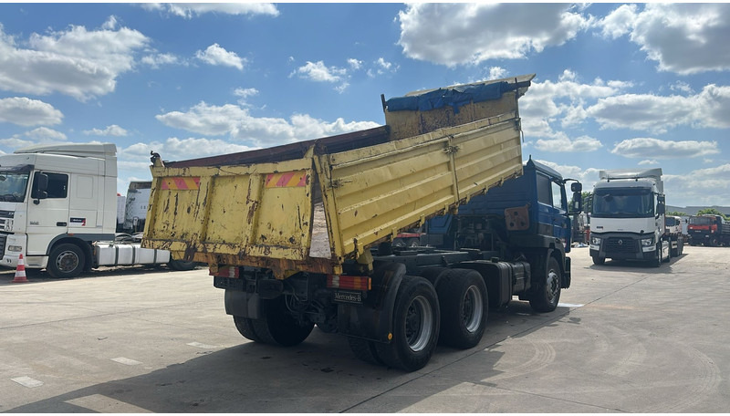 Renault G 330 Manager (GRAND PONT / LAMES / POMPE MANUELLE / MANUAL PUMP) - Camião basculante: foto 5 Renault G 330 Manager (GRAND PONT / LAMES / POMPE MANUELLE / MANUAL PUMP) - Camião basculante: foto 5