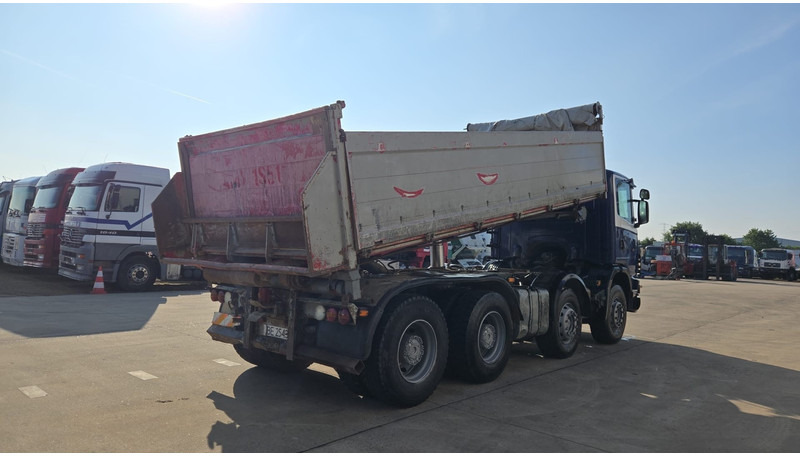 Scania 124-420 (BIG AXLE / GRAND PONT / LAMES / STEEL SUSP. / MANUAL GEARBOX / BOITE MANUELLE) - Camião basculante: foto 5 Scania 124-420 (BIG AXLE / GRAND PONT / LAMES / STEEL SUSP. / MANUAL GEARBOX / BOITE MANUELLE) - Camião basculante: foto 5
