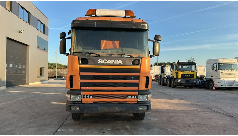 Scania 144-460 (BIG AXLE / GRAND PONT / LAMES / STEEL SUSP. / MANUAL GEARBOX / BOITE MANUELLE) - Camião basculante: foto 2 Scania 144-460 (BIG AXLE / GRAND PONT / LAMES / STEEL SUSP. / MANUAL GEARBOX / BOITE MANUELLE) - Camião basculante: foto 2