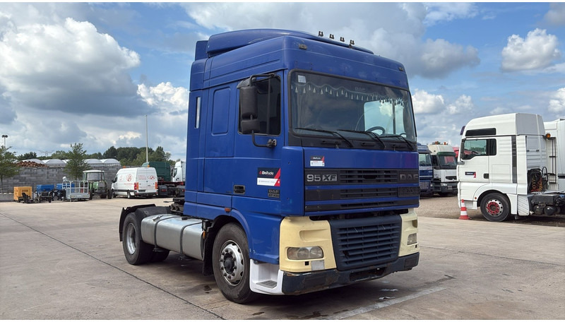 DAF 95 XF 430 (EURO 3 / BOITE MANUELLE / MANUAL GEARBOX) - Tractor: foto 3 DAF 95 XF 430 (EURO 3 / BOITE MANUELLE / MANUAL GEARBOX) - Tractor: foto 3
