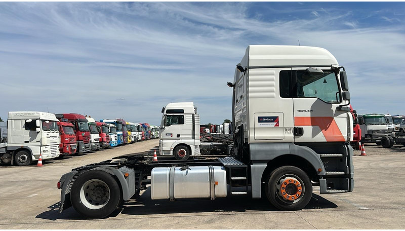 MAN TGA 18.430 (BOITE MANUELLE / MANUAL GEARBOX) - Tractor: foto 4 MAN TGA 18.430 (BOITE MANUELLE / MANUAL GEARBOX) - Tractor: foto 4