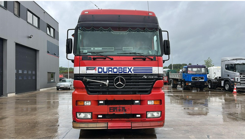 Mercedes-Benz Actros 1840 (EPS / GRAND PONT / V6 / BIG AXLE / 3 PEDALES) - Tractor: foto 2 Mercedes-Benz Actros 1840 (EPS / GRAND PONT / V6 / BIG AXLE / 3 PEDALES) - Tractor: foto 2