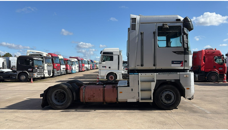 Renault Magnum 430 (POMPE MANUELLE / MANUAL PUMP / BOITE MANUELLE) - Tractor: foto 5 Renault Magnum 430 (POMPE MANUELLE / MANUAL PUMP / BOITE MANUELLE) - Tractor: foto 5
