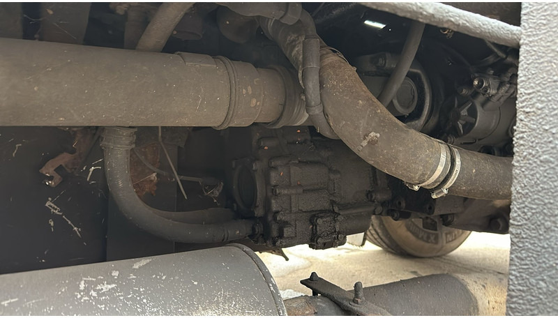 Tractor Scania 164 - 480 Topline (MANUAL GEARBOX / RETARDER ): foto 16