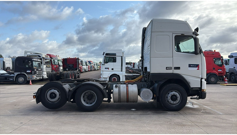 Volvo FH 12.420 (6X2 / BOITE MANUELLE / MANUAL GEARBOX / 8 PNEUS / 8 TYRES) - Tractor: foto 3 Volvo FH 12.420 (6X2 / BOITE MANUELLE / MANUAL GEARBOX / 8 PNEUS / 8 TYRES) - Tractor: foto 3