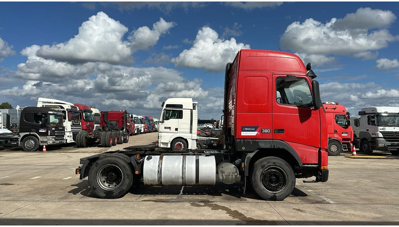 Volvo FH 12 - 460 (BOITE MANUELLE / MANUAL GEARBOX) - Tractor: foto 4 Volvo FH 12 - 460 (BOITE MANUELLE / MANUAL GEARBOX) - Tractor: foto 4