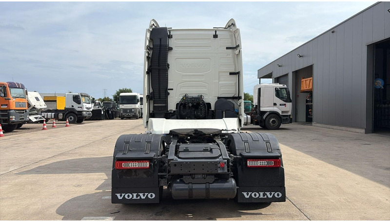 Volvo FH 460 (CHASSIS 2015 / PERFECT CONDITION / CLEAN CHASSIS) - Tractor: foto 5 Volvo FH 460 (CHASSIS 2015 / PERFECT CONDITION / CLEAN CHASSIS) - Tractor: foto 5