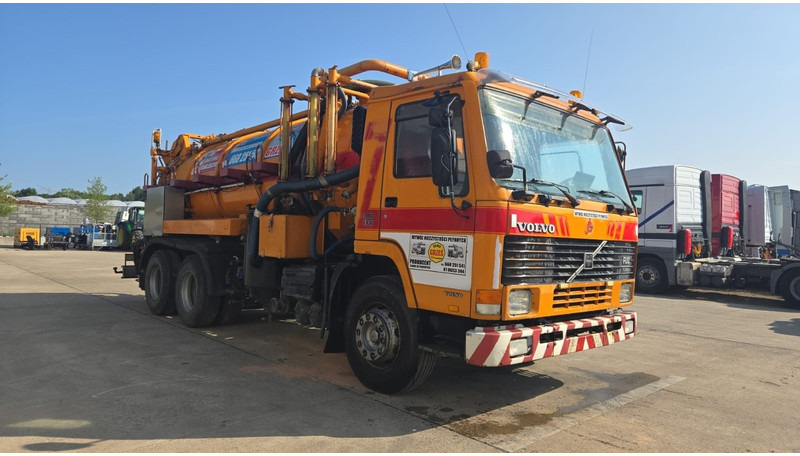 Volvo FL 10 - 320 (10500L + 1500L / 10 TYRES FULL STEEL / HIGH PRESSURE + VACUUM / POMPE MANUELLE / MANUAL PUMP) - Caminhão limpa fossa: foto 3 Volvo FL 10 - 320 (10500L + 1500L / 10 TYRES FULL STEEL / HIGH PRESSURE + VACUUM / POMPE MANUELLE / MANUAL PUMP) - Caminhão limpa fossa: foto 3