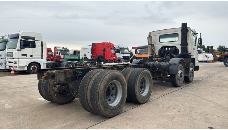 Volvo FL 10 - 320 (MANUAL PUMP / POMPE MANUELLE / STEEL SUSP. / LAMES) - Camião chassi: foto 4 Volvo FL 10 - 320 (MANUAL PUMP / POMPE MANUELLE / STEEL SUSP. / LAMES) - Camião chassi: foto 4