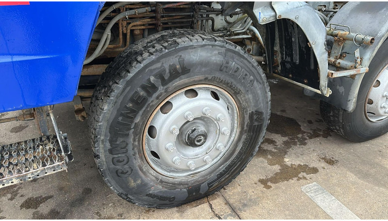 Camião basculante Volvo FL 12.380 (8X4 /STEEL SUSP. / BOITE MANUELLE / MANUAL GEARBOX): foto 8 Camião basculante Volvo FL 12.380 (8X4 /STEEL SUSP. / BOITE MANUELLE / MANUAL GEARBOX): foto 8