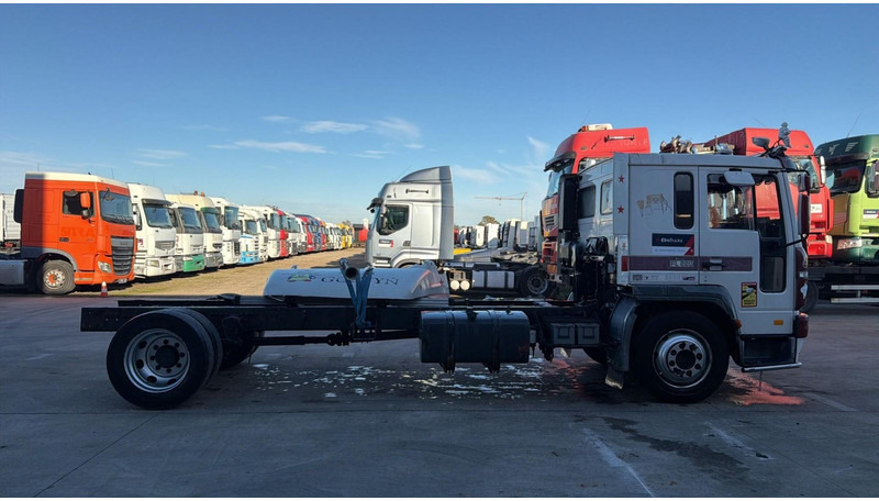 Volvo FL 6 - 220 (MANUAL GEARBOX / BOITE MANUELLE / 8 TONNES) - Camião chassi: foto 3 Volvo FL 6 - 220 (MANUAL GEARBOX / BOITE MANUELLE / 8 TONNES) - Camião chassi: foto 3