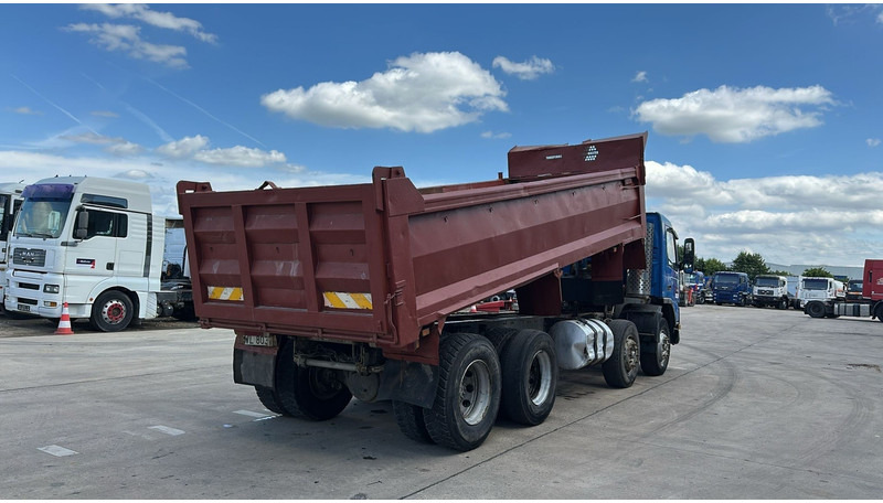 Volvo FM 12 - 340 (MANUAL GEARBOX / STEEL SUSPENSION / LAMES / BOITE MANUELLE) - Camião basculante: foto 5 Volvo FM 12 - 340 (MANUAL GEARBOX / STEEL SUSPENSION / LAMES / BOITE MANUELLE) - Camião basculante: foto 5