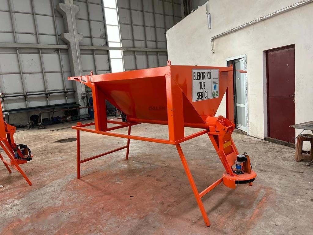 New Electrical Salt Spreader - Espalhador de areia/ Sal: foto 2 New Electrical Salt Spreader - Espalhador de areia/ Sal: foto 2