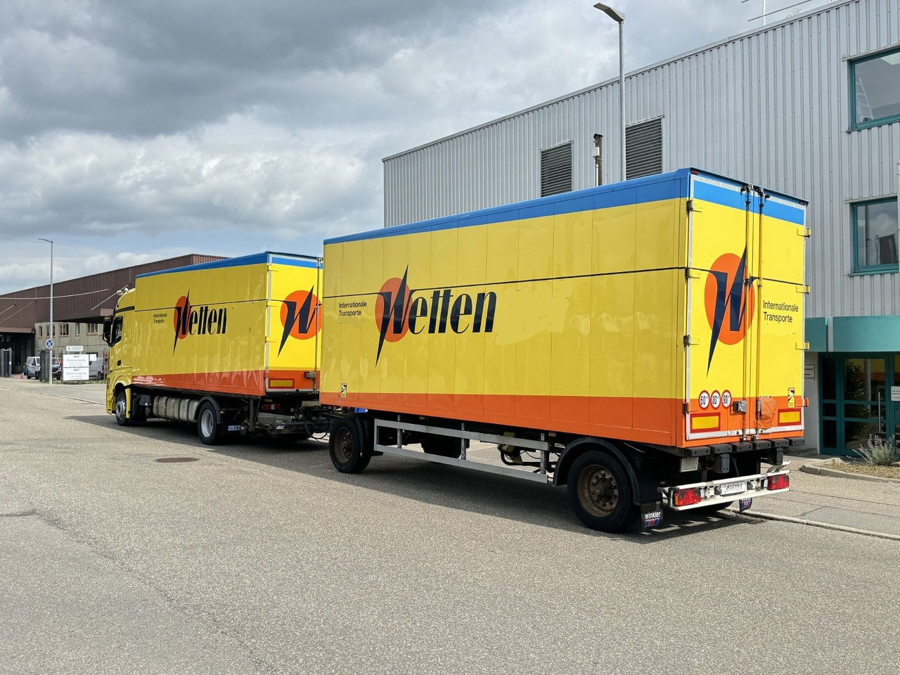 Bachert 14t Alu-Möbelkoffer 7,2m BPW Luft ZS - Reboque furgão: foto 4 Bachert 14t Alu-Möbelkoffer 7,2m BPW Luft ZS - Reboque furgão: foto 4